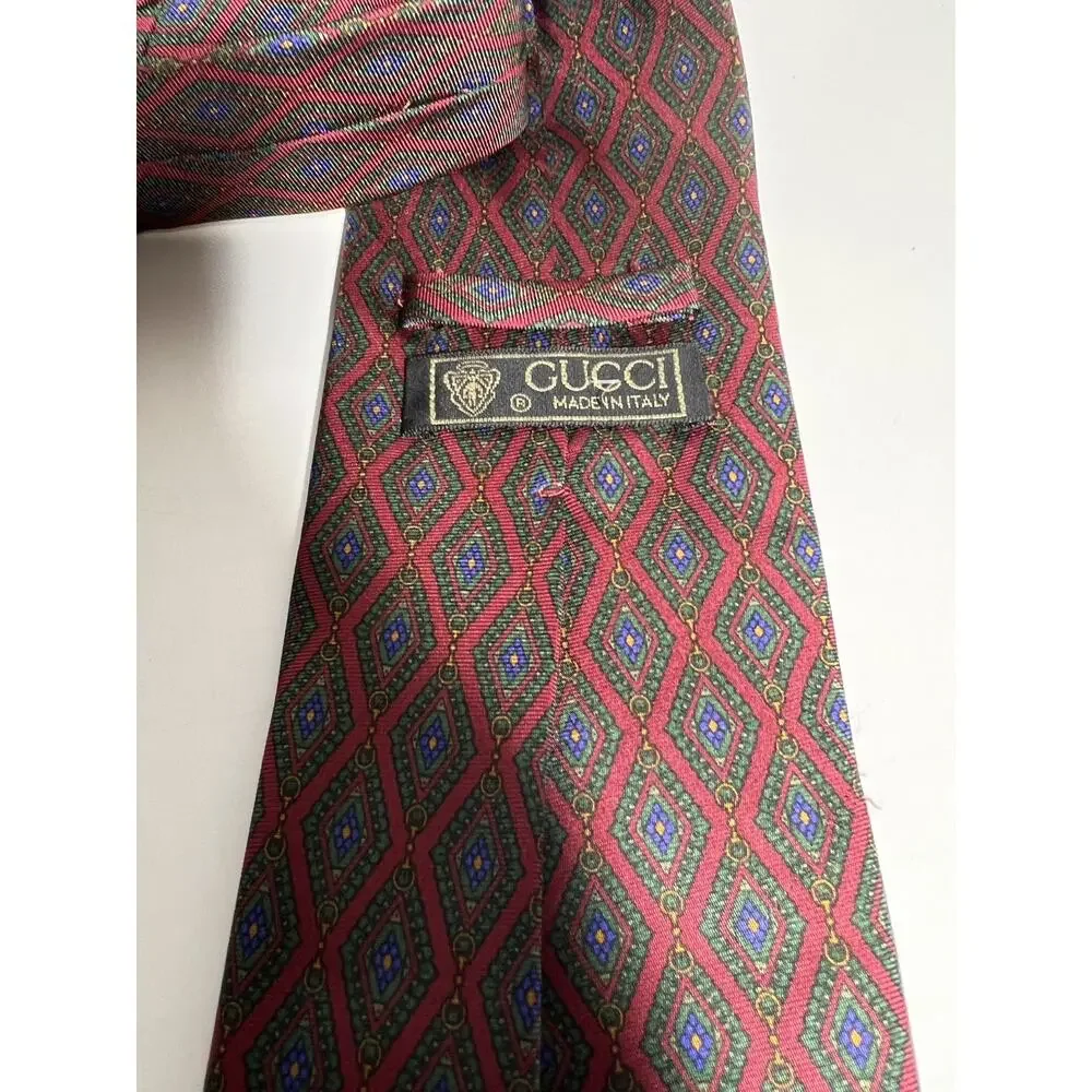 Gucci EUC Red Silk Diamond Print Horse Bit Chain Link Neckwear Tie Made in Italy
